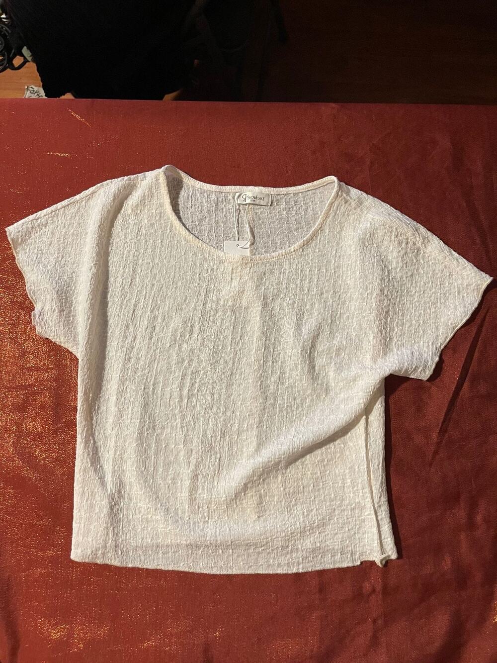 SnowFlake Top Womens S/M Textured Boxy Short Sleeve White Casual Crewneck Light
